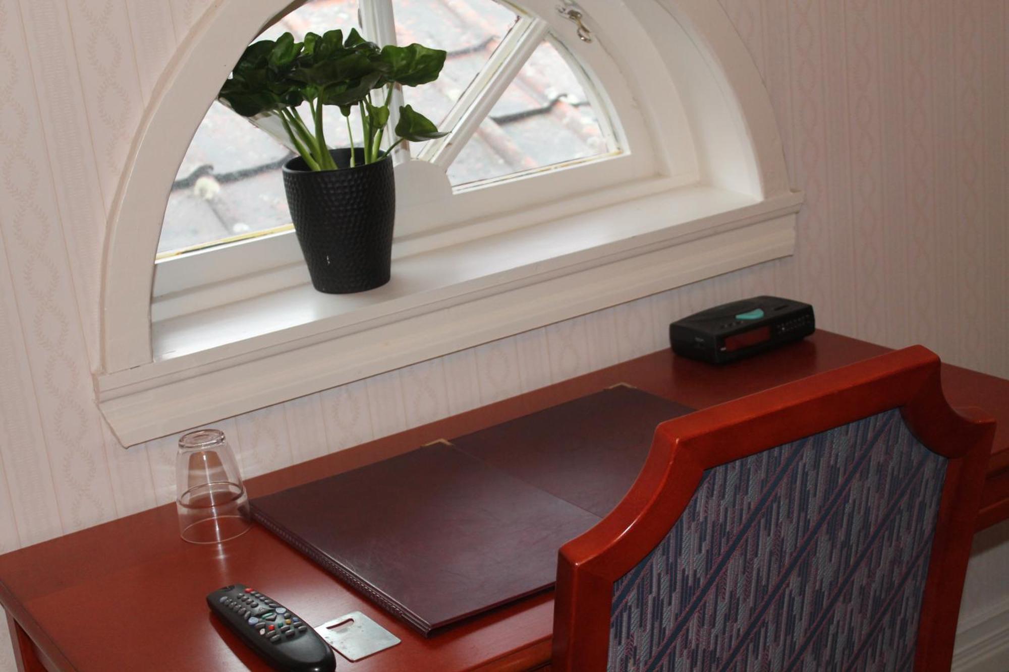 Hotell Mikaelsgarden Vårgårda 客房 照片